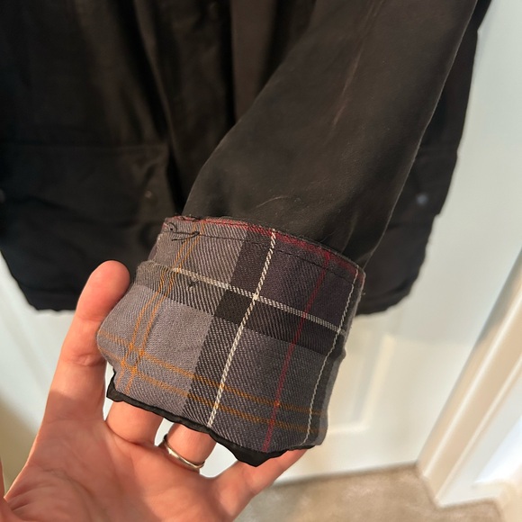 Barbour size 14 US Black Wax Beadnell Jacket Classic Plaid Tartan Lining Barn - Picture 3 of 8